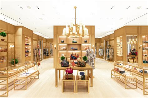 Visita la boutique Tory Burch y .